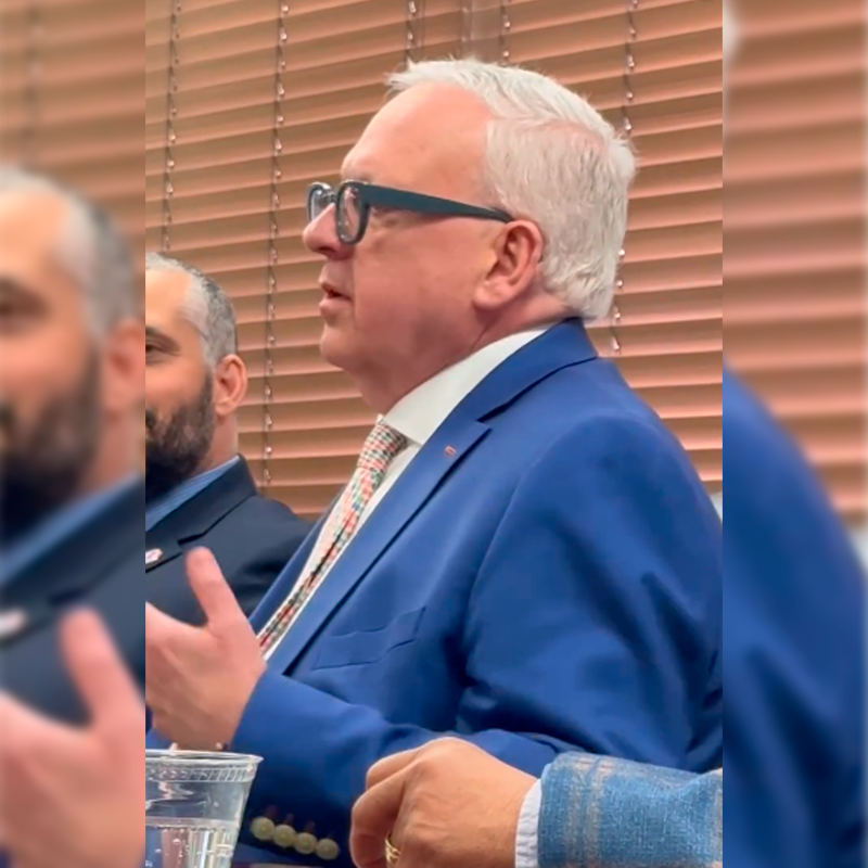 El Comité Asesor Latino del Hudson County Community College, realizó un encuentro de despedida con el Dr. Christopher Reber