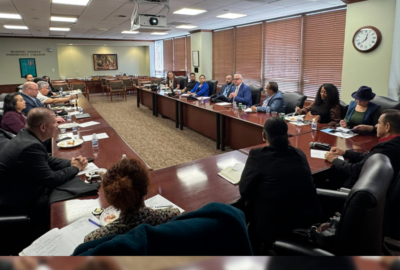 Miembros de la Prensa Hispana de NJ, Comité Asesor Latino del Hudson County Community College,reunidos en la despedida del Dr. Christopher Reber